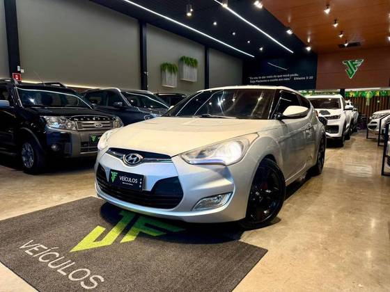 HYUNDAI VELOSTER 1.6 16V GASOLINA 3P AUTOMÁTICO HYUNDAI VELOSTER 1.6 16V GASOLINA 3P AUTOMÁTICO